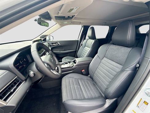 New 2026 Mitsubishi Outlander SE image 22