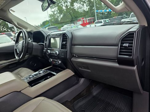 Used 2018 Ford Expedition Limited w/ Equipment Group 302A AWD/4WD image 34