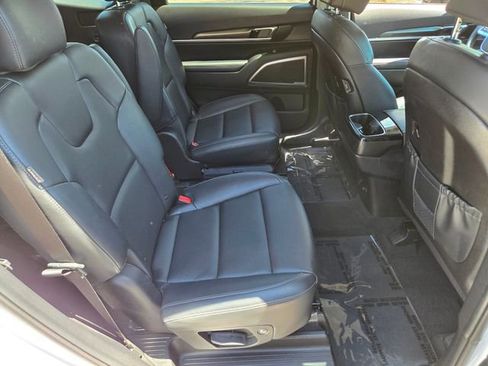 Used 2024 Kia Telluride S FWD image 20