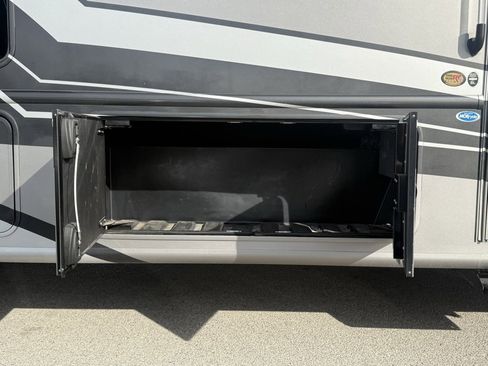 Used 2021 Ford F550 4x4 Regular Cab Super Duty w/ XLT Value Package image 35