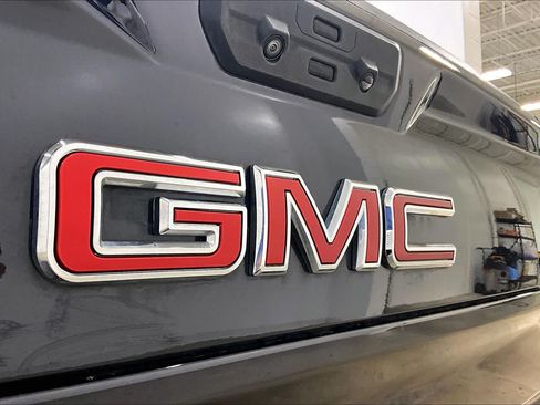 Used 2024 GMC Sierra 1500 SLT AWD/4WD image 30