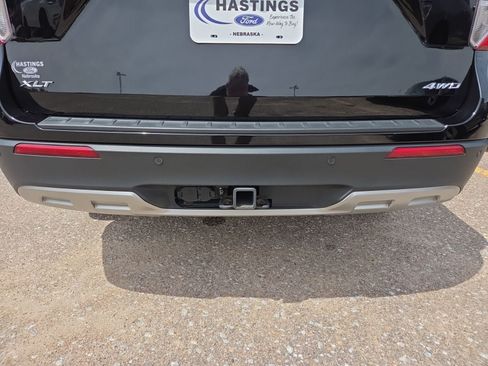 Certified 2023 Ford Explorer XLT w/ Equipment Group 202A AWD/4WD image 6
