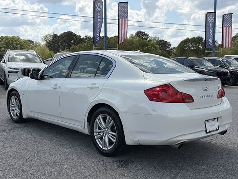 Used 2015 INFINITI Q40 w/ Moonroof Package RWD image 23
