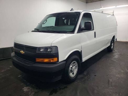 Used 2018 Chevrolet Express 2500 Extended w/ Driver Convenience Package RWD image 1