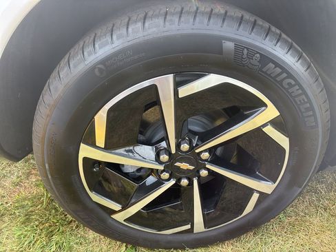 Certified 2024 Chevrolet Equinox EV LT image 13