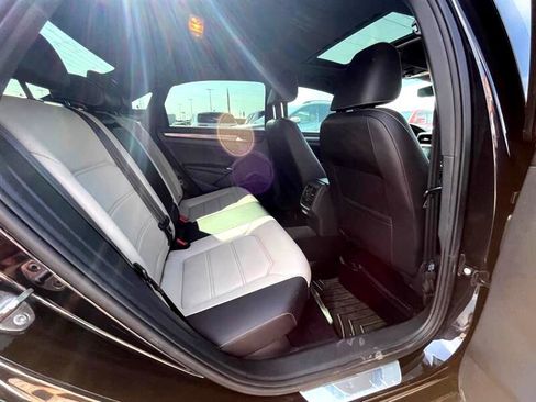 Used 2022 Volkswagen Passat 2.0T R-Line image 16