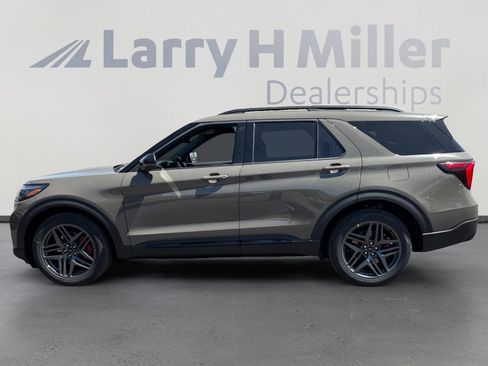 New 2026 Ford Explorer ST AWD/4WD image 2