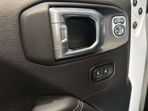 Used 2021 Jeep Wrangler Unlimited Sahara w/ Uconnect 4C Nav & Sound Group AWD/4WD image 20