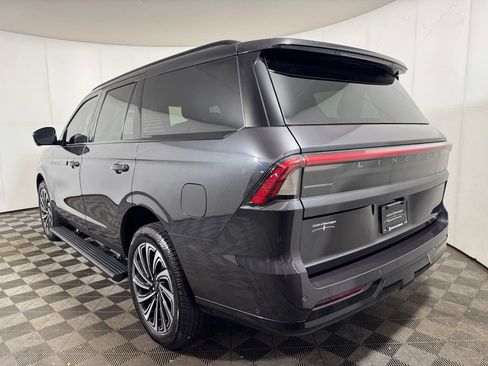 Certified 2025 Lincoln Navigator Black Label AWD/4WD image 3