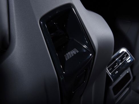 Used 2025 BMW M5 w/ Carbon Package image 33