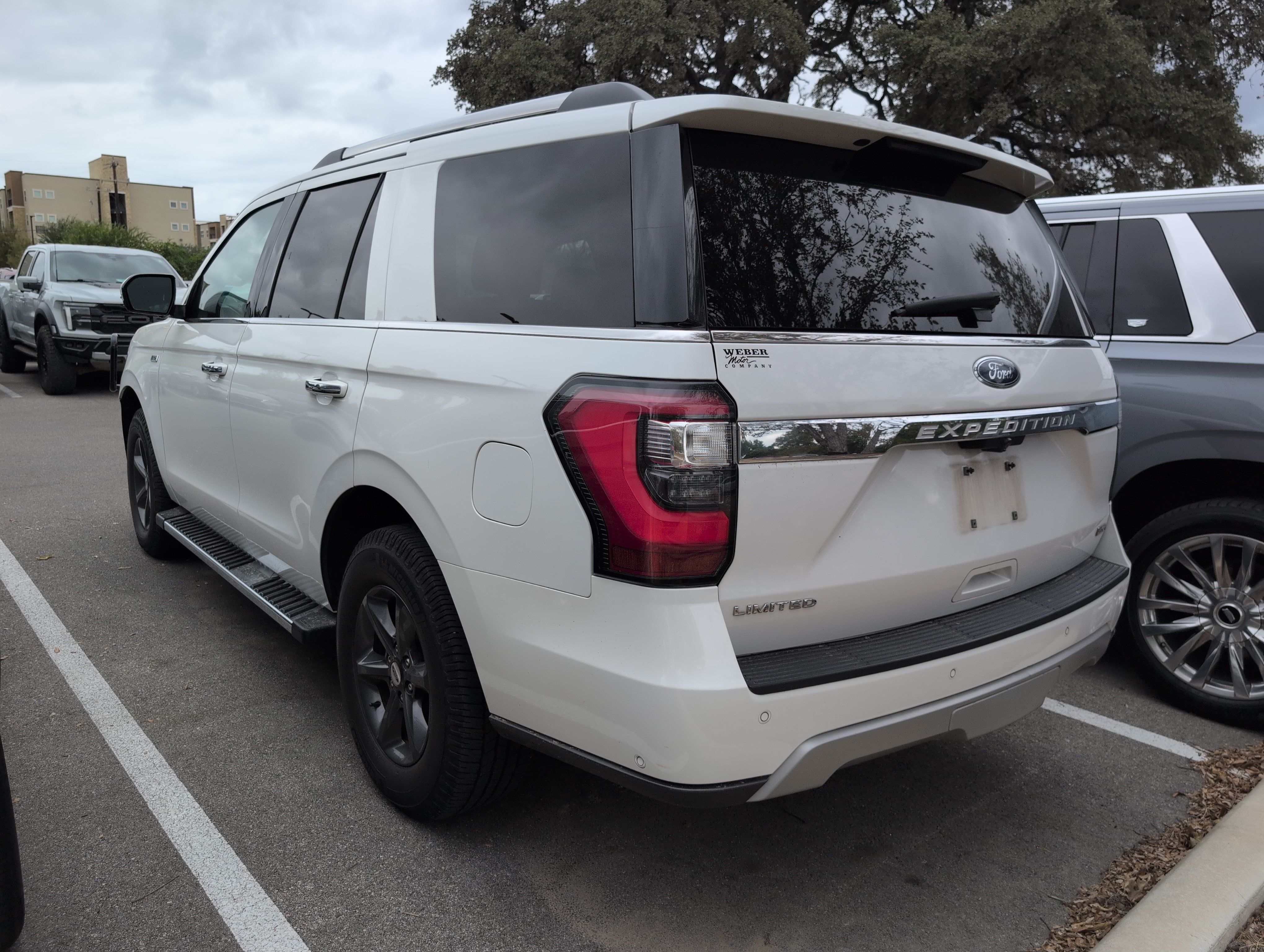 Used 2021 Ford Expedition Limited AWD/4WD image 4