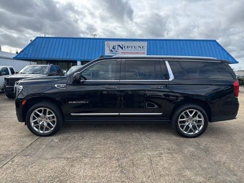 Used 2021 GMC Yukon XL Denali w/ Denali Ultimate Package image 8
