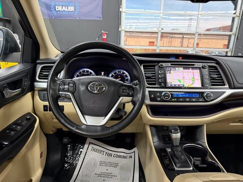 Used 2015 Toyota Highlander Limited AWD/4WD image 37