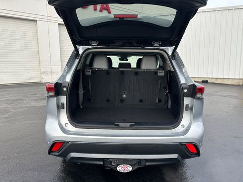 Used 2021 Toyota Highlander Limited image 11