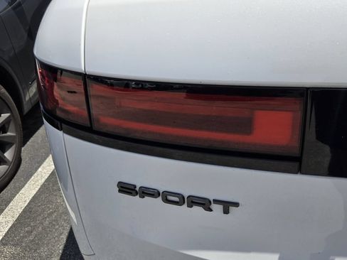 Used 2024 Land Rover Range Rover Sport Dynamic SE AWD/4WD image 10