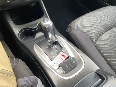 Used 2014 Dodge Journey SXT w/ Flexible Seating Group image 22