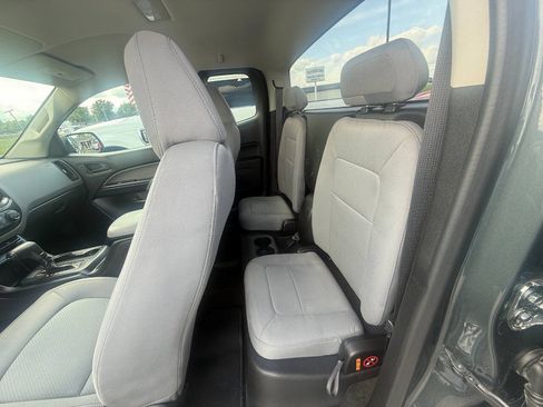Used 2017 Chevrolet Colorado W/T w/ WT Convenience Package AWD/4WD image 11