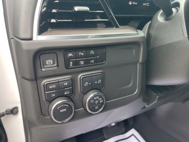 Used 2025 Chevrolet Suburban LT w/ Comfort Package AWD/4WD image 6