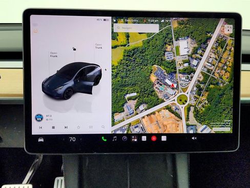 Used 2023 Tesla Model Y Long Range AWD/4WD image 23