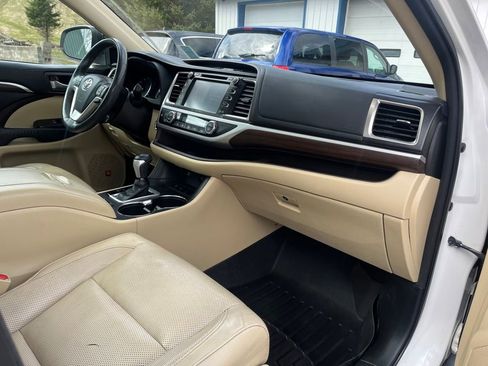 Used 2016 Toyota Highlander Limited Platinum image 29