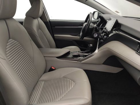 Used 2022 Toyota Camry SE image 21