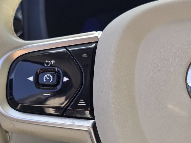 Used 2023 Volvo XC60 B5 Plus w/ Protection Package Premier FWD image 26