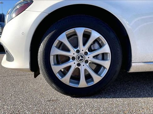 Used 2018 Mercedes-Benz E 300 image 4
