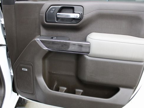 Used 2020 Chevrolet Silverado 1500 LTZ w/ LTZ Convenience Package image 26