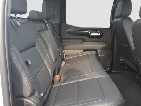 Used 2024 GMC Sierra 1500 SLT image 12