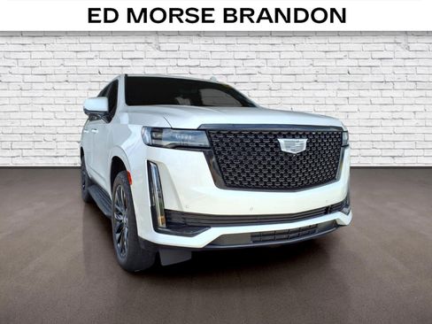 Used 2022 Cadillac Escalade Premium Luxury RWD image 3