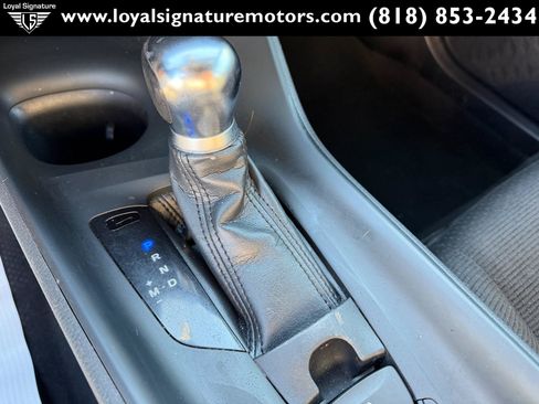 Used 2018 Toyota C-HR XLE FWD image 19