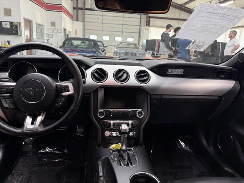 Used 2015 Ford Mustang Premium RWD image 25