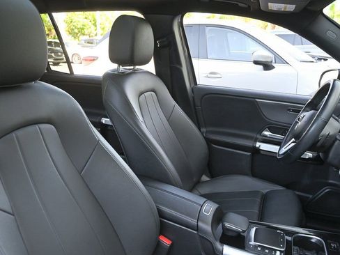 Used 2022 Mercedes-Benz GLB 250 image 18