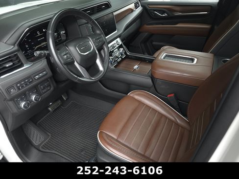 Used 2023 GMC Yukon Denali Ultimate AWD/4WD image 9
