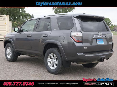 Used 2018 Toyota 4Runner SR5 image 38