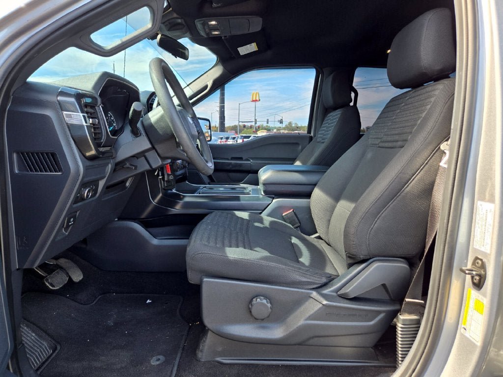 Used 2022 Ford F150 XL w/ STX Appearance Package RWD image 9