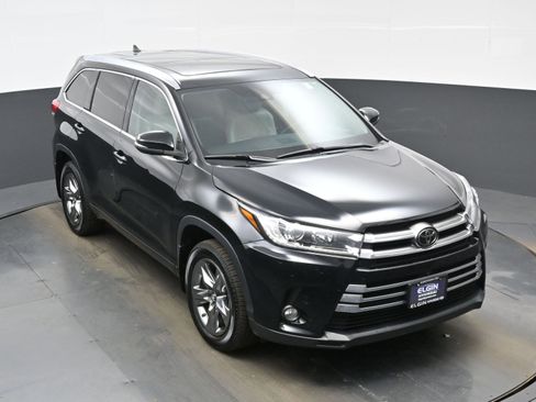 Used 2017 Toyota Highlander Limited Platinum image 42