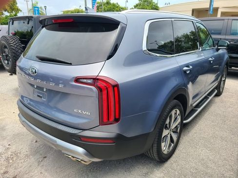 Used 2020 Kia Telluride EX w/ EX Premium Package AWD/4WD image 3
