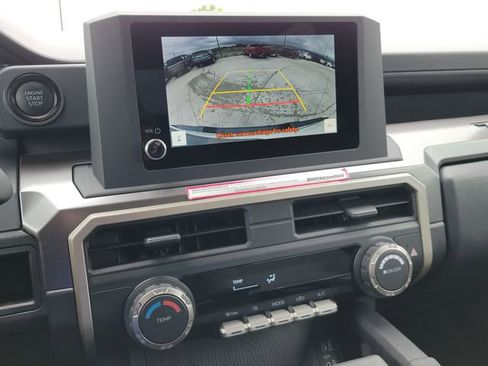 Used 2024 Toyota Tacoma SR5 AWD/4WD image 17