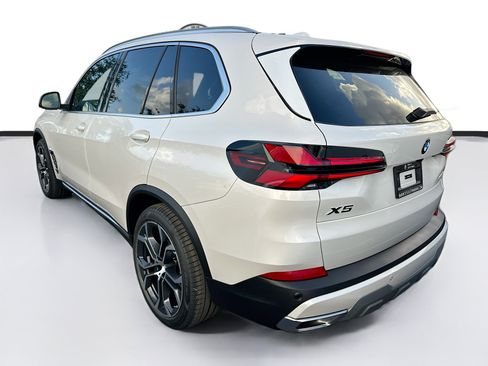 New 2026 BMW X5 sDrive40i w/ Premium Package RWD image 4