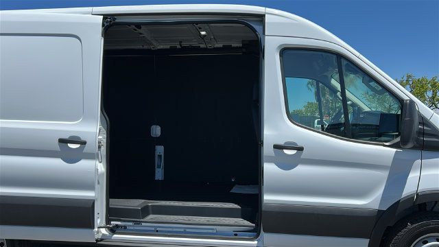 New 2026 Ford Transit 250 148 Medium Roof w/ Load Area Protection Package RWD image 12