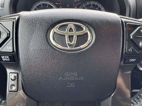 Used 2019 Toyota 4Runner TRD Off-Road AWD/4WD image 29