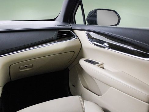 Used 2019 Cadillac XT5 FWD image 20