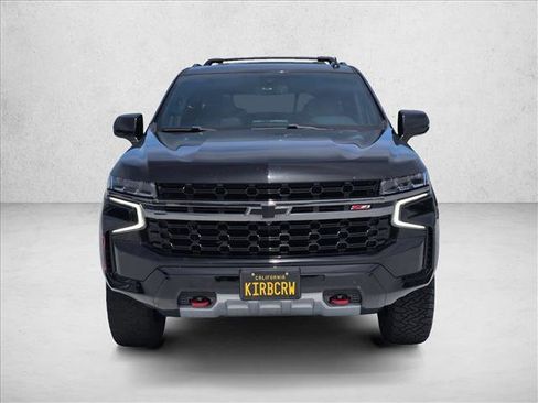 Used 2022 Chevrolet Suburban Z71 w/ Luxury Package AWD/4WD image 2