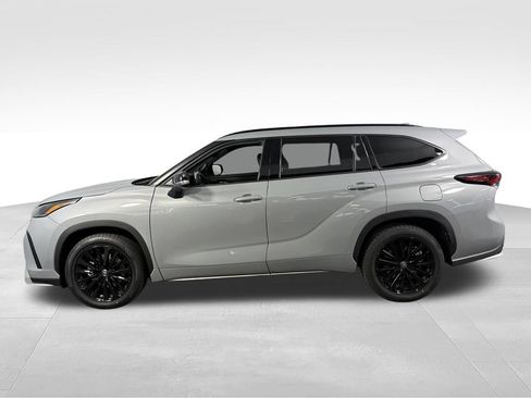 Used 2025 Toyota Highlander XSE AWD/4WD image 9