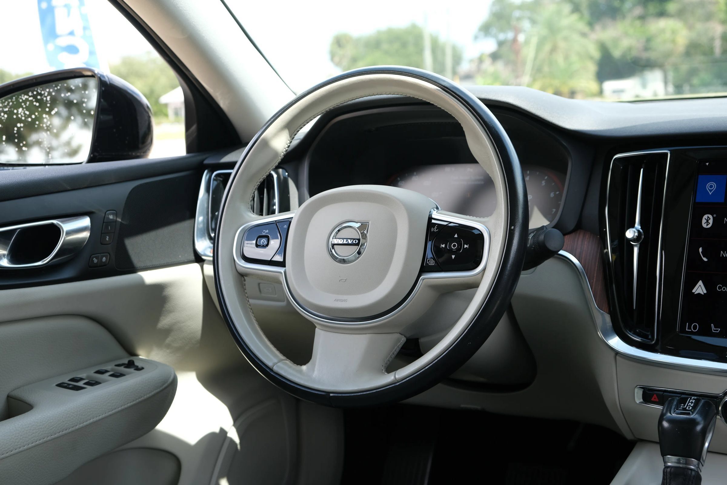 Used 2021 Volvo S60 T5 Momentum FWD image 27
