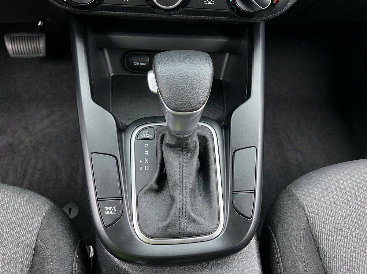 Used 2025 Kia Soul LX w/ LX Technology Package FWD image 19