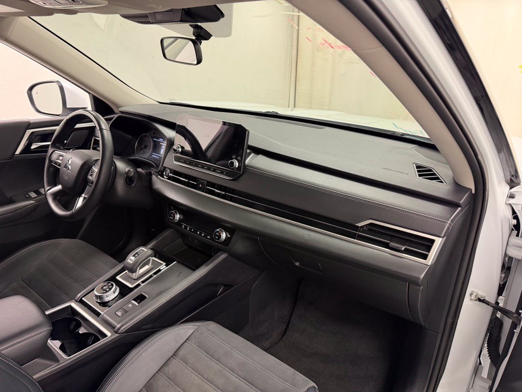 Used 2024 Mitsubishi Outlander SE FWD image 12