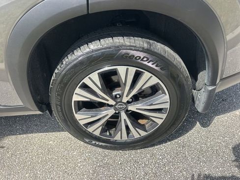 Used 2023 Nissan Rogue SV FWD image 12