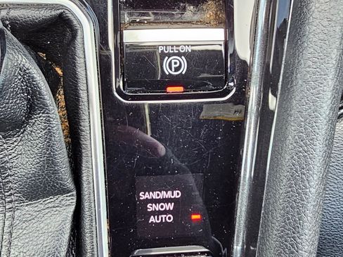 Used 2024 Jeep Compass Latitude image 24